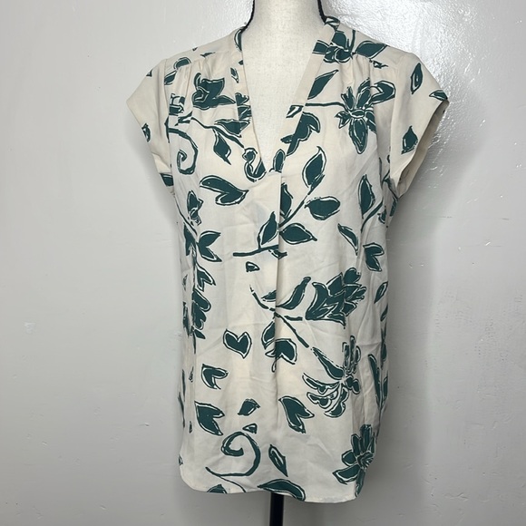 Fun 2 Fun stitchfix Beige and Dark Green Floral Blouse - Picture 2 of 11